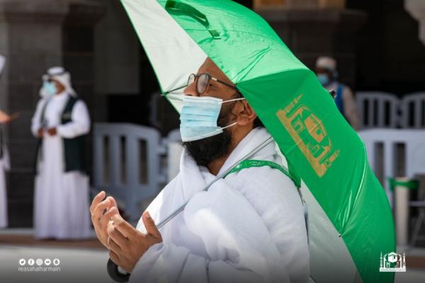 200 ألف مظلة شمسية للحجاج والعاملين