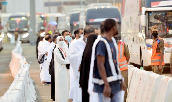 أفواج الحجيج .. من كل فج عميق