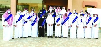 موظفو وموظفات البنك العربي الوطني يشاركون أبناء جمعية «إنسان» فرحة العيد
