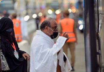 أفواج الحجيج .. من كل فج عميق