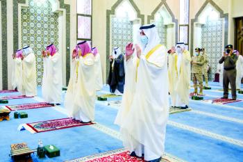 أمير الشرقية يؤدي صلاة عيد الأضحى المبارك