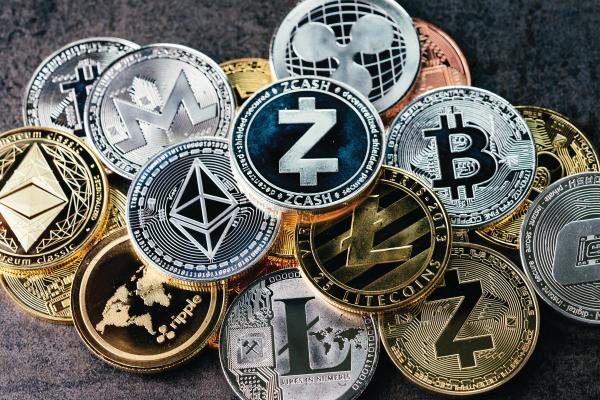 العملات المشفرة.. فقاعة رقمية تدعم التعاملات المالية المشبوهة
