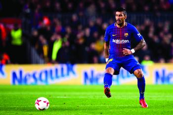 الأهلي يضم لاعب برشلونة السابق