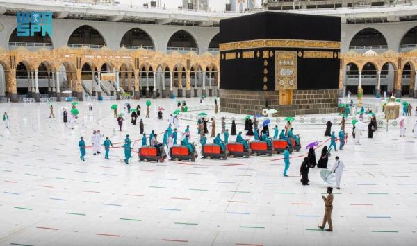 تعقيم وتطهير صحن المطاف