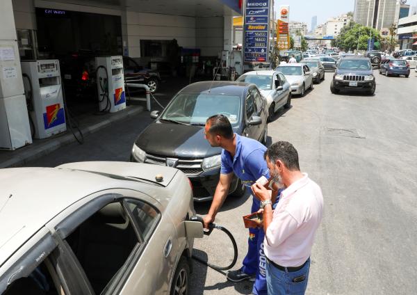 وتتواصل الأزمات.. لبنان على بعد شهر من العطش