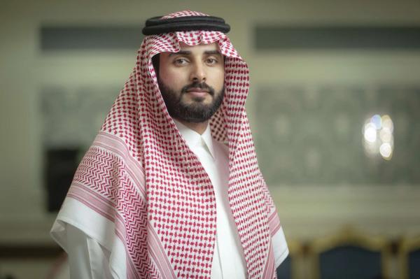 «بن حدري» يرزق مولودا