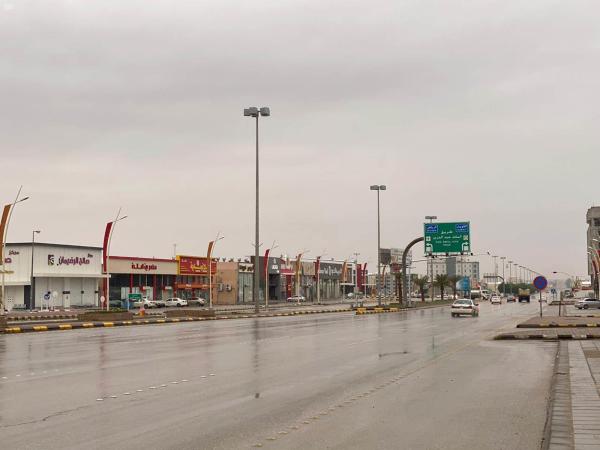 10 ساعات أمطار على حفر الباطن وقرية العليا