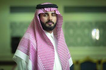 «بن حدري» يرزق مولودا