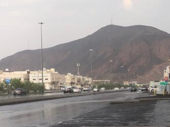 رياح وأتربة على إحدى محافظات المدينة المنورة