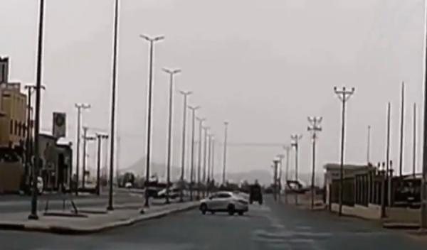 القبض على شخصين خالفا التعليمات المرورية بالقصيم وحائل