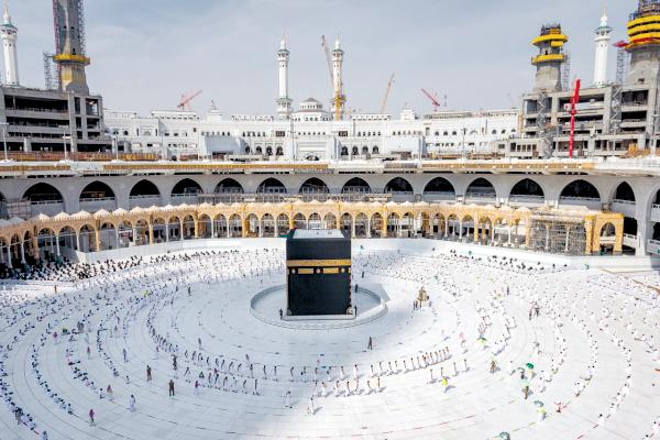 إلزامية تأمين شامل «30 يوما» لمعتمري الخارج