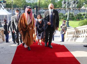 وزير الخارجية ونظيره الفرنسي يناقشان  فرص التعاون الاقتصادي