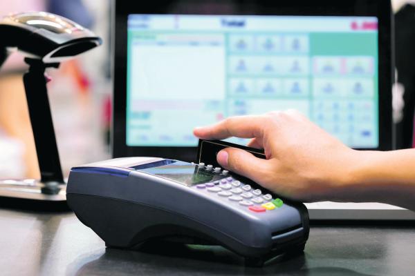 35.7 % انخفاضا في «إنفاق المستهلكين» عبر نقاط البيع