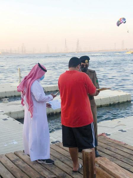 متابعة تطبيق «الاحترازات» بـ340 موقعا