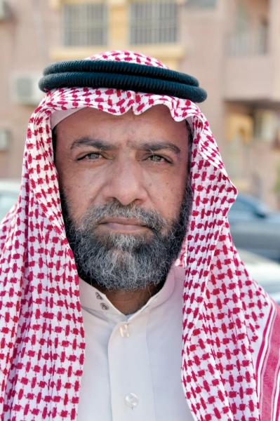 أحياء جنوب الخبر.. إنارة ضعيفة وأرصفة متكسرة