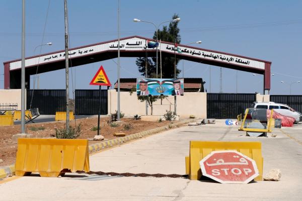 الأردن يغلق معبر جابر الحدودي مع سوريا مؤقتا 