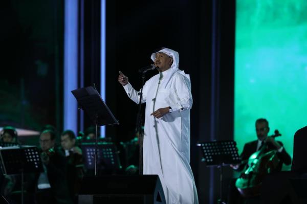 محمد عبده يطرب الباحة والمهندس يشعل مسرح طلال مداح