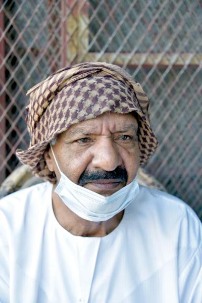 صناعية الثقبة.. «عشوائية» ومركبات مهملة
