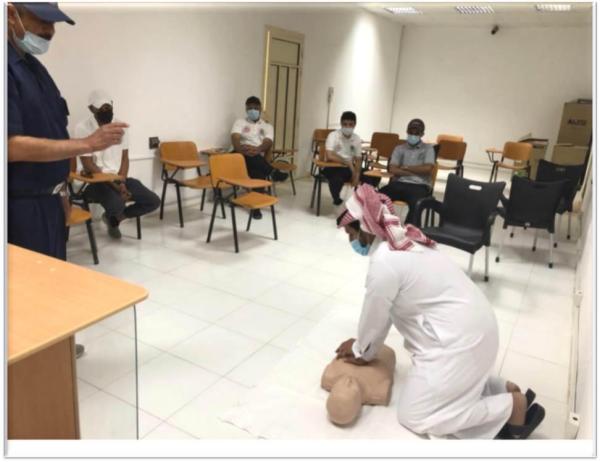 900 مستفيد من 47 برنامجا لـ«الهلال الأحمر»