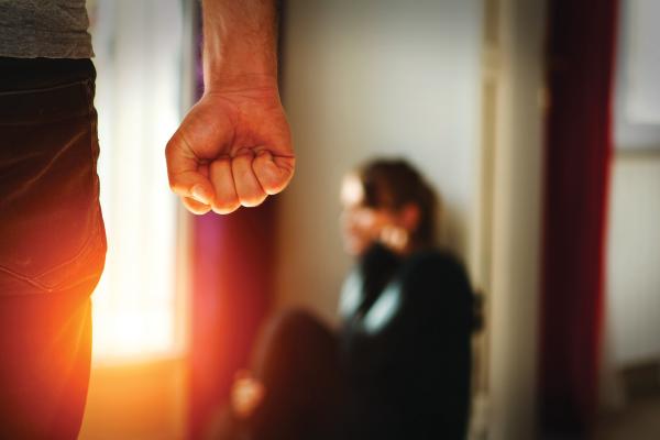 التهديد.. يخلق فجوة نفسية بين الطفل ووالديه