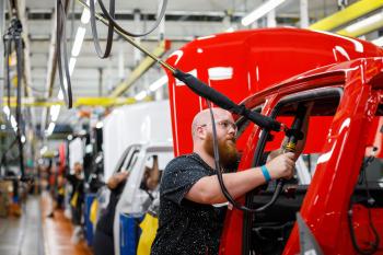 معهد إدارة التوريد: نمو قطاع التصنيع الأمريكي شهد زخما قويا في يوليو لكن نقص الإمدادات مستمر