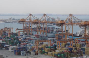 24 % ارتفاعا في حاويات المسافنة بالموانئ خلال 6 أشهر