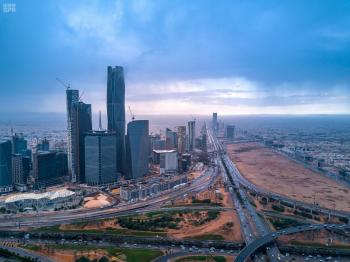 قيادة فاعلة.. وزير الاتصالات يستعرض ريادة المملكة في التحول الرقمي