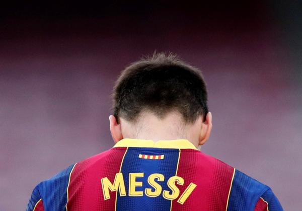 المال يقطع طريق ميسي وبرشلونة