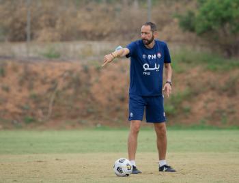 غضب ومطالبات في الرائد