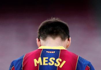 المال يقطع طريق ميسي وبرشلونة