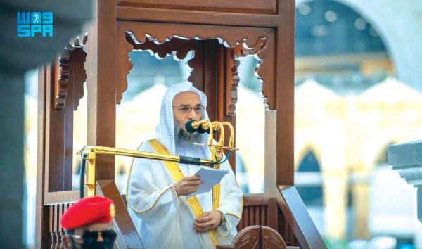 خطيب المسجد الحرام: الاعتزاز بالدين مصدر القوة والعزة