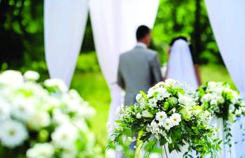 دماء على «فوتوسيشن» الزفاف