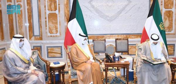 عاجل : خادم الحرمين يبعث رسالة خطية لأمير الكويت