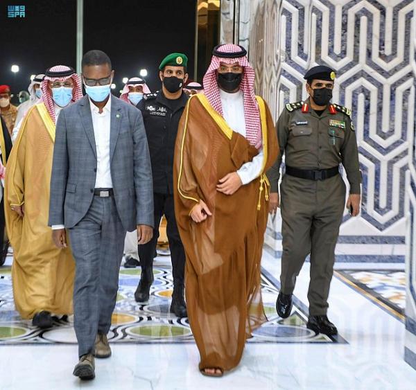 رئيس الوزراء الموريتاني يصل جدة