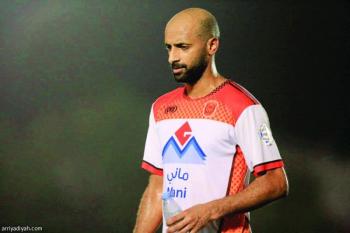 العمري والخميس يعززان صفوف الثقبة