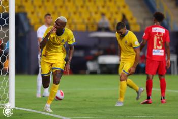 برباعية.. النصر يتلاعب بضمك