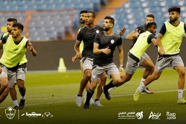الطائي يهدد الهلال بالسويسري ماليلي