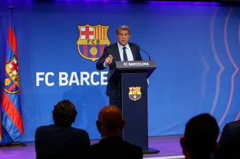 لابورتا : ديون برشلونة تخطت 1.5 مليار دولار