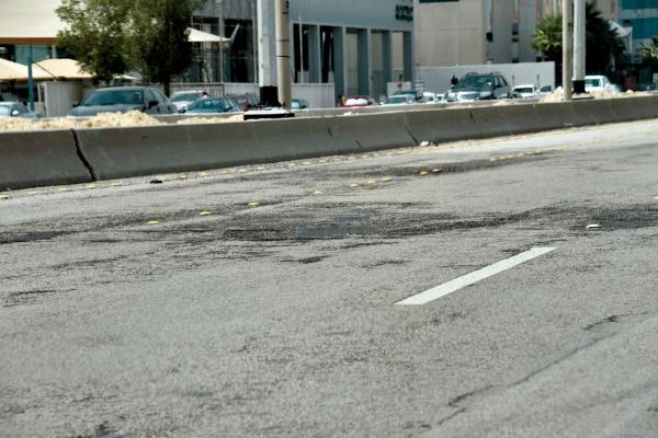 قانونيون لـاليوم: التعويض متاح لمتضرري عيوب الطرق