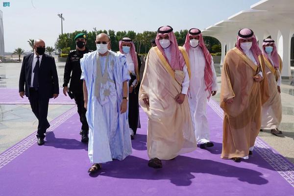 الرئيس الموريتاني يصل جدة لأداء العمرة