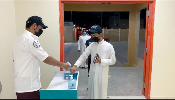 «لقاح كورونا».. بوابة العبور الآمن إلى الفصول المدرسية