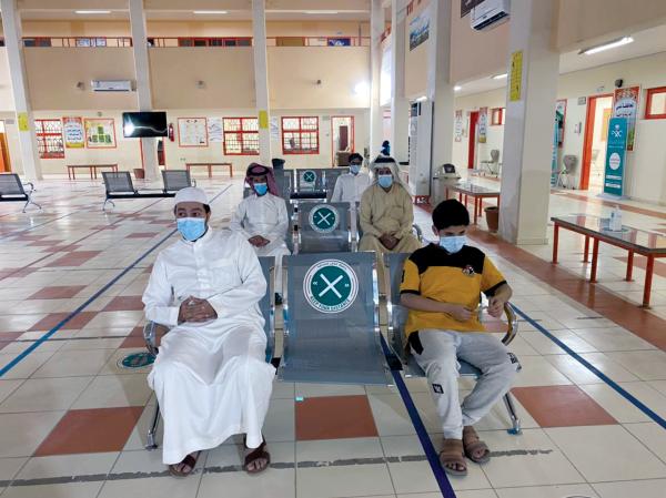 «لقاح كورونا».. بوابة العبور الآمن إلى الفصول المدرسية