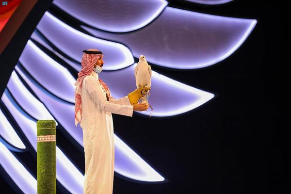 بيع صقرين بـ 443 ألف ريال في «مزاد الصقور»