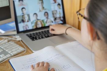 «وضع التركيز» للتلاميذ على «زووم»
