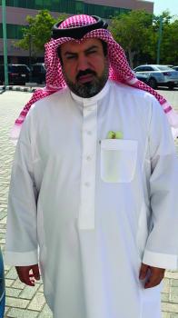 وقوف الشاحنات داخل الأحياء.. مخالفات خطرة
