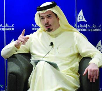 وقوف الشاحنات داخل الأحياء.. مخالفات خطرة