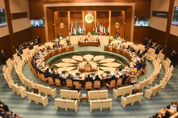 البرلمان العربي: الاعتداءات المتكررة للحوثي تمثّل جرائم حرب