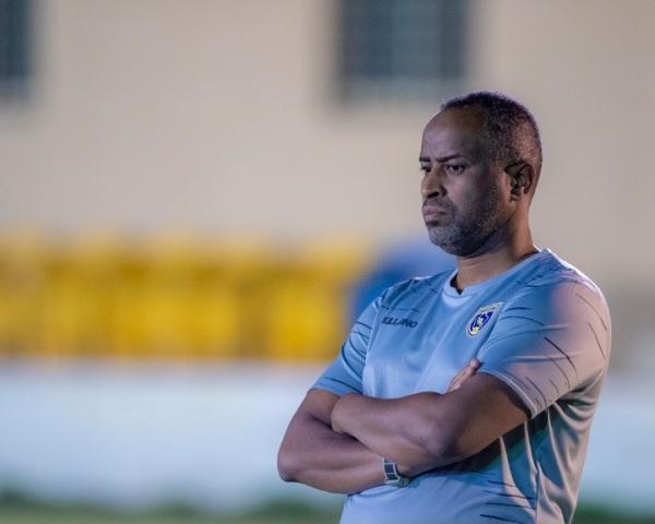 العبدلي يطالب لاعبي التعاون بالمسؤولية