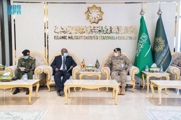 «التحالف الإسلامي» يبحث التعاون مع أوغندا