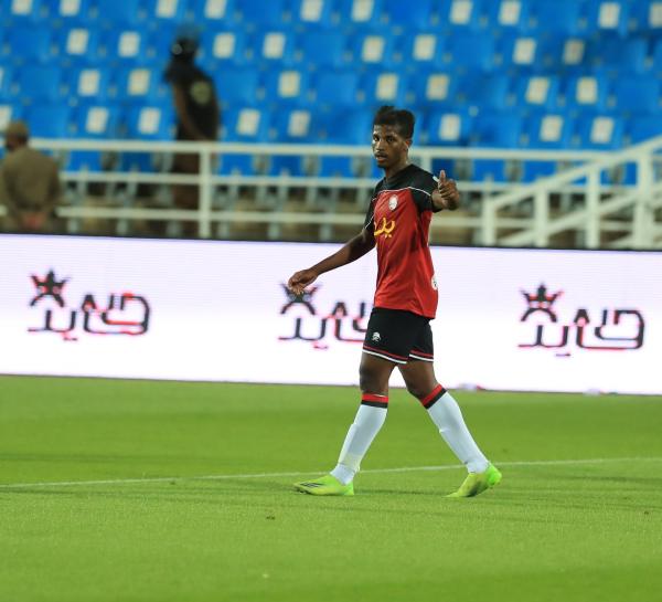 الأهلي يبحث عن فوزه الأول أمام ضمك
